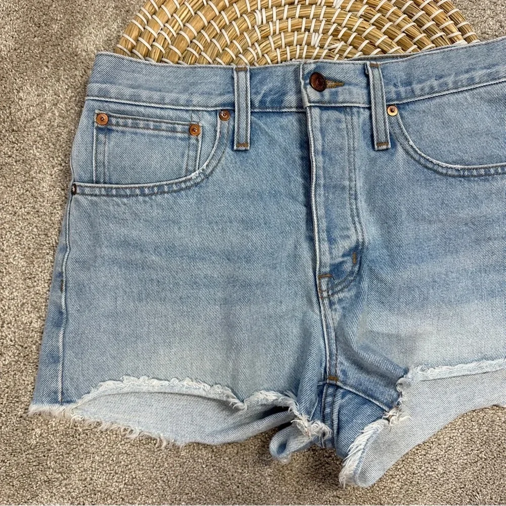 Madewell Relaxed Denim Shorts in Dunwoody Wash Blue Size 26